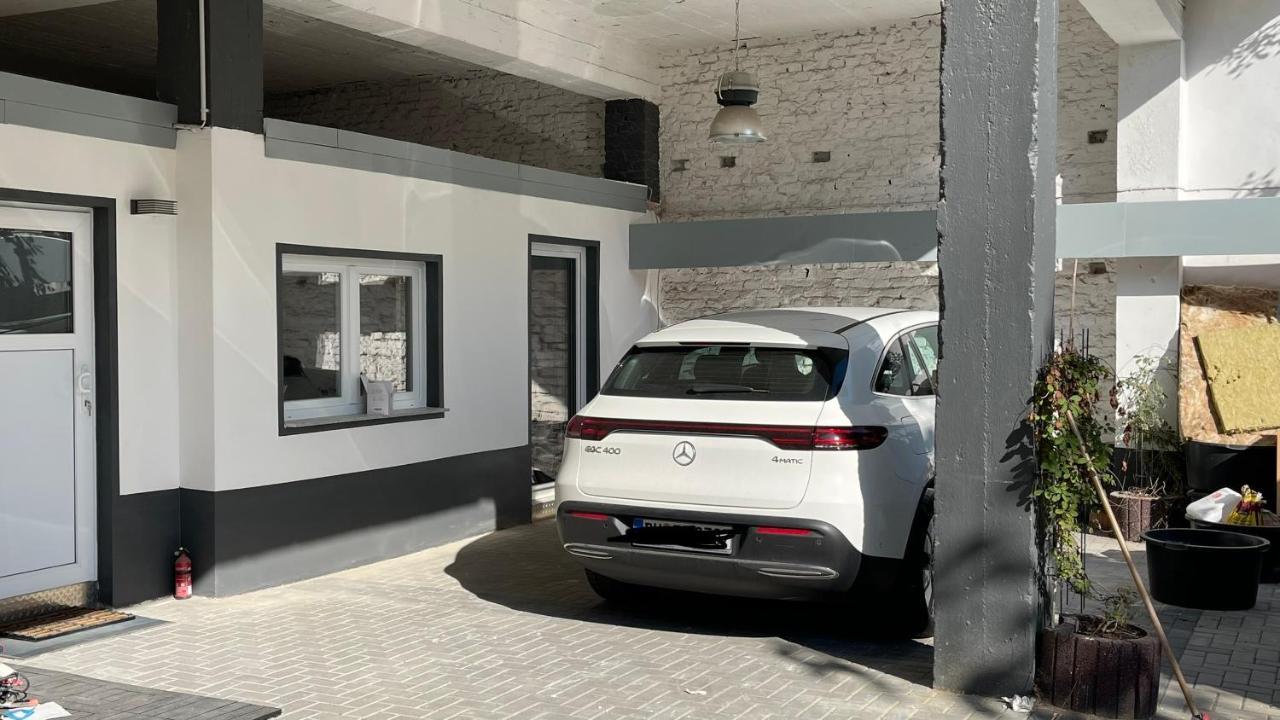 Apartament Oase Im Gruenen Hinterhof, Eg, Ruhe, Terrasse, Carport, Free Paytv, Kaffee&Tee, Fahrraeder Duisburg Zewnętrze zdjęcie