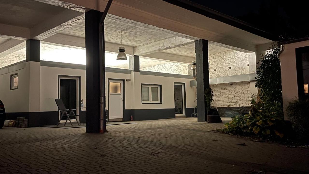 Apartament Oase Im Gruenen Hinterhof, Eg, Ruhe, Terrasse, Carport, Free Paytv, Kaffee&Tee, Fahrraeder Duisburg Zewnętrze zdjęcie