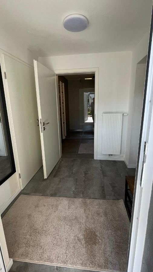 Apartament Oase Im Gruenen Hinterhof, Eg, Ruhe, Terrasse, Carport, Free Paytv, Kaffee&Tee, Fahrraeder Duisburg Zewnętrze zdjęcie