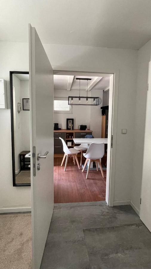 Apartament Oase Im Gruenen Hinterhof, Eg, Ruhe, Terrasse, Carport, Free Paytv, Kaffee&Tee, Fahrraeder Duisburg Zewnętrze zdjęcie