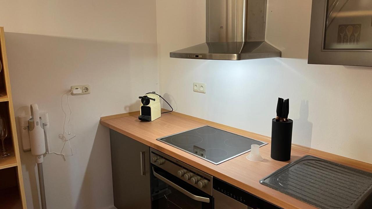 Apartament Oase Im Gruenen Hinterhof, Eg, Ruhe, Terrasse, Carport, Free Paytv, Kaffee&Tee, Fahrraeder Duisburg Zewnętrze zdjęcie
