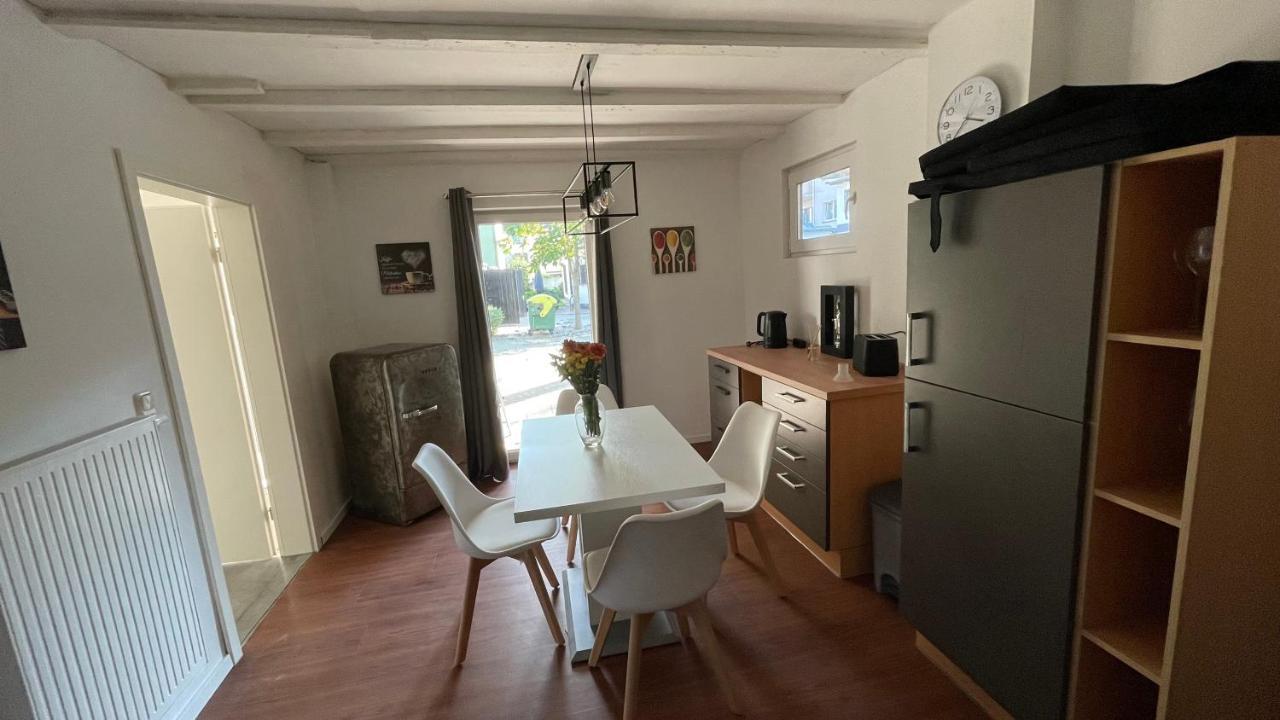 Apartament Oase Im Gruenen Hinterhof, Eg, Ruhe, Terrasse, Carport, Free Paytv, Kaffee&Tee, Fahrraeder Duisburg Zewnętrze zdjęcie