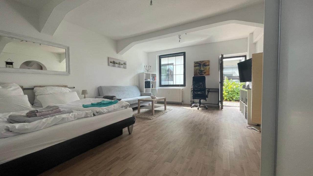 Apartament Oase Im Gruenen Hinterhof, Eg, Ruhe, Terrasse, Carport, Free Paytv, Kaffee&Tee, Fahrraeder Duisburg Zewnętrze zdjęcie