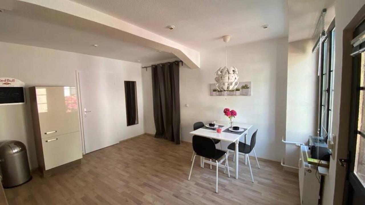 Apartament Oase Im Gruenen Hinterhof, Eg, Ruhe, Terrasse, Carport, Free Paytv, Kaffee&Tee, Fahrraeder Duisburg Zewnętrze zdjęcie