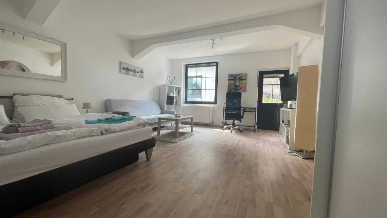 Apartament Oase Im Gruenen Hinterhof, Eg, Ruhe, Terrasse, Carport, Free Paytv, Kaffee&Tee, Fahrraeder Duisburg Zewnętrze zdjęcie