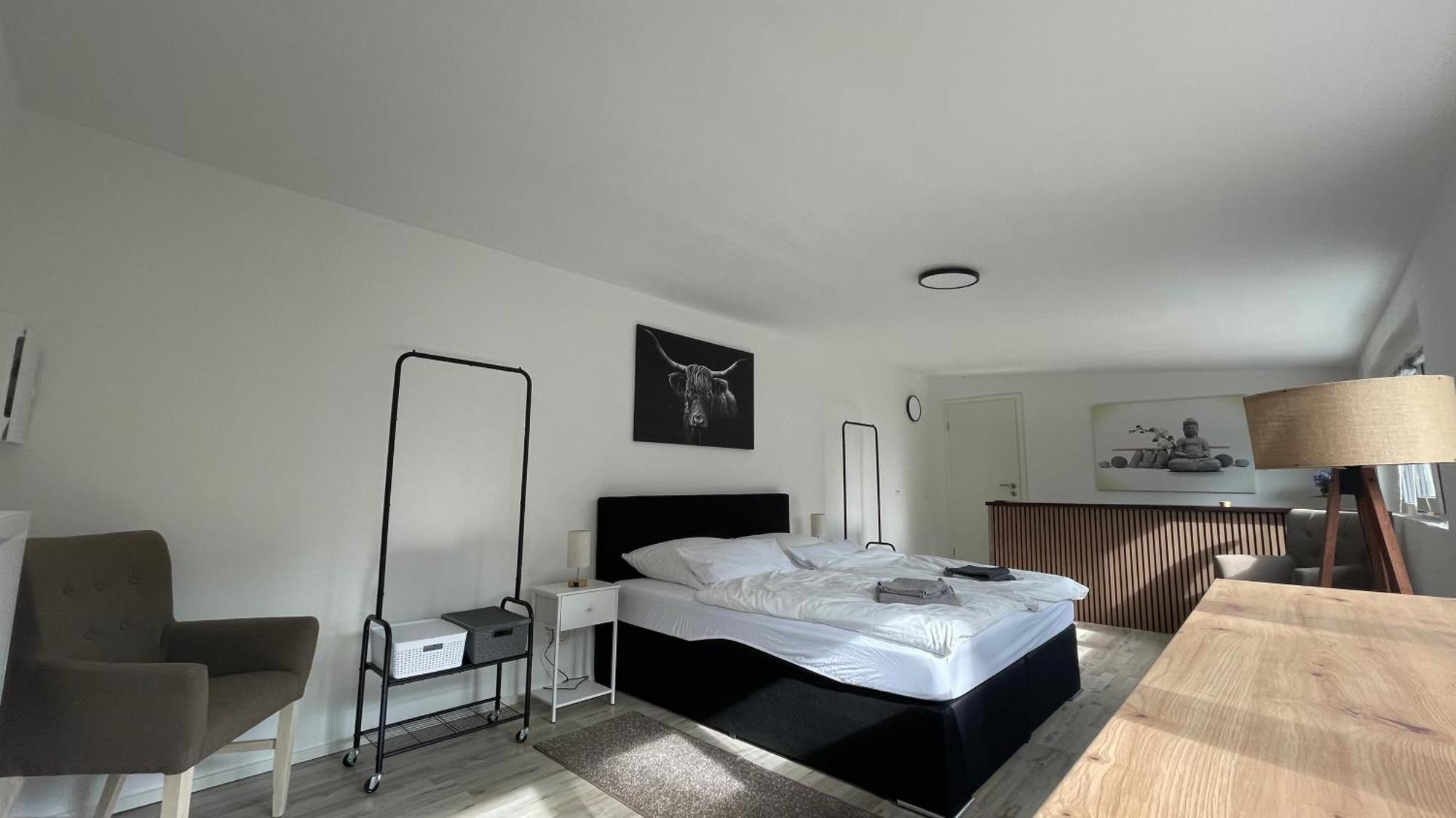 Apartament Oase Im Gruenen Hinterhof, Eg, Ruhe, Terrasse, Carport, Free Paytv, Kaffee&Tee, Fahrraeder Duisburg Zewnętrze zdjęcie